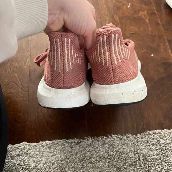 Woman’s Pink Adidas sneakers - Picture 5 of 7